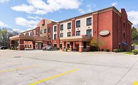 Portland Inn & Suites